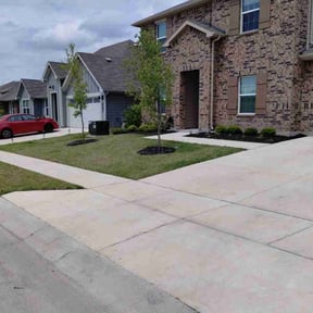 Leaf Removal by Iscape lawn professionals LLC reviewed on July 9, 2022