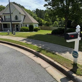 yard work by Steven lawn care reviewed on August 17, 2025