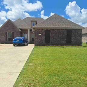 residential landscaping by Rhoyalty Lawn Care, LLC reviewed on August 21, 2025