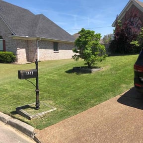 landscape maintenance by Grass and Garden reviewed on August 18, 2025