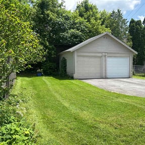 yard service by Thom's mowing and lawn care reviewed on August 18, 2025