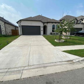 grass maintenance by J.C. Lawn Service reviewed on February 7, 2024