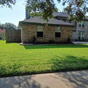 yard work by Evansville Lawn &amp; Landscape reviewed on May 28, 2025