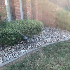 Flower Bed Weeding by Hope property Management reviewed on November 18, 2025