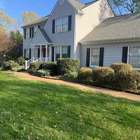 Bush Trimming by John's landscaping reviewed on May 7, 2026