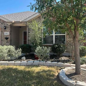 Bush Trimming by Mainly Grass reviewed on October 20, 2025