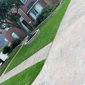 yard maintenance by GrassMate Lawn Care reviewed on August 15, 2025