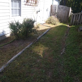 Flower Bed Weeding by Campbells Quality Service's reviewed on August 16, 2025