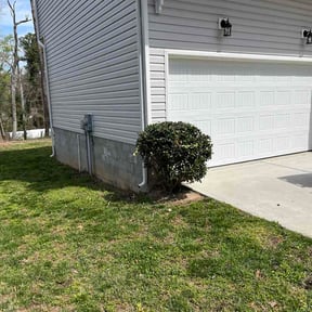 Bush Trimming by USA Lawncare Inc reviewed on April 22, 2026