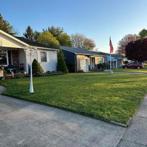 yard maintenance by Familia landscaping reviewed on November 22, 2025