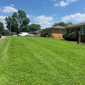 yard care by Smokin Grass Lawncare and Landscaping reviewed on August 20, 2025