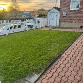 lawn care services by Robs lawn care reviewed on March 15, 2024