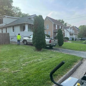 Bush Trimming by Cunningham's Lawn Care reviewed on August 20, 2025