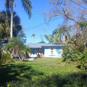 Leaf Removal by Raincrow Landscape and Mowing reviewed on September 18, 2025