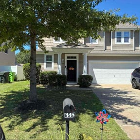 Bush Trimming by Pro grow landscapeing reviewed on April 26, 2023