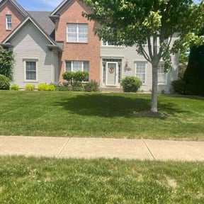 landscape maintenance by Hensley Property Management reviewed on August 15, 2025