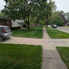 grass cutting by Chopp'em Up Lawn Care reviewed on August 21, 2025