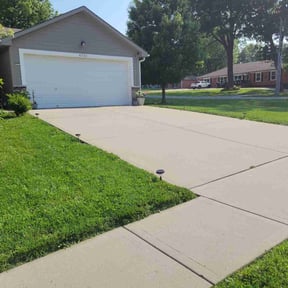lawn service by ShiftChange LLC Lawn Service reviewed on August 16, 2025