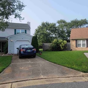 landscaping by Mr Lawn Service reviewed on August 21, 2025