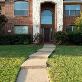 Bush Trimming by Laureans landscaping LLC reviewed on April 28, 2023