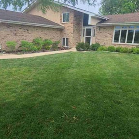 landscaping by Structure lawn care reviewed on August 21, 2025