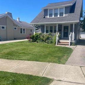grass maintenance by CostCutting lawncare reviewed on November 8, 2023