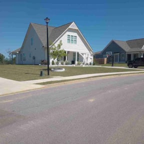 yard care by Season To Season reviewed on August 21, 2025