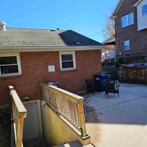 Leaf Removal by Dirt Road Enterprises LLC reviewed on November 18, 2025