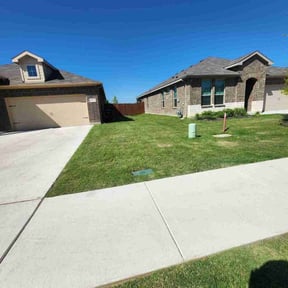 yard work by Estabrooks Maintenance reviewed on August 17, 2025