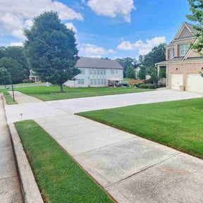 landscape maintenance by Campos lawncare reviewed on November 28, 2025