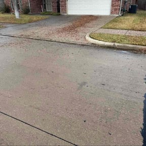 Leaf Removal by Get her done lawn service reviewed on January 19, 2026