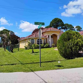 Bush Trimming by Simpkin Lawn Care reviewed on May 9, 2026