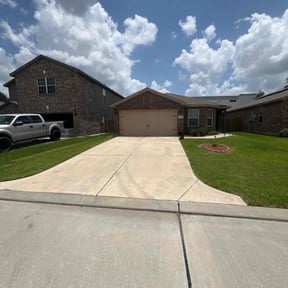 grass maintenance by Vaquero Hills Landscaping llc. reviewed on February 3, 2024