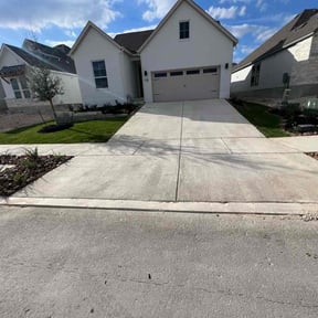 yard maintenance by Sun's Lawn Care LLC. reviewed on December 27, 2025