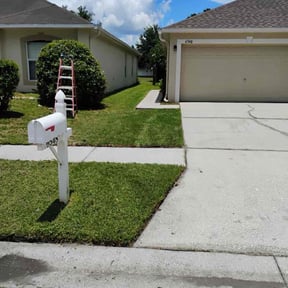 gardening service by Kelsie's lawn pros reviewed on August 20, 2025