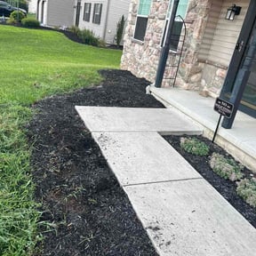 Flower Bed Weeding by Jerrys Lawn Service reviewed on August 28, 2026