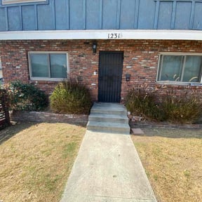 turf care by Affluere Lawncare reviewed on May 2, 2024