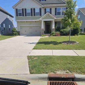 landscape maintenance by Landscape Plus reviewed on August 20, 2025