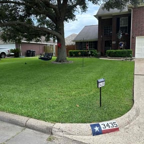 yard maintenance by Soap House,LLC reviewed on August 16, 2025