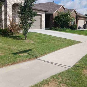 Flower Bed Weeding by 3 Little Lawn Care reviewed on June 11, 2026