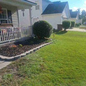Bush Trimming by JNGLandscaping LLC reviewed on October 18, 2025