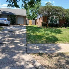 yard service by Quick Snips reviewed on August 20, 2025