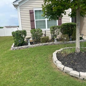 Bush Trimming by Landscape Service reviewed on August 18, 2025