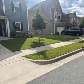 lawn care services by Oscar Lawncare Services LLC reviewed on July 17, 2025