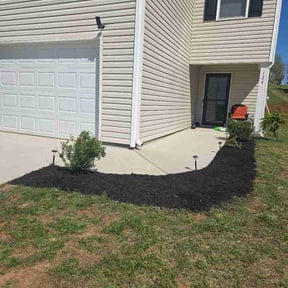Mulching by CNR LANDSCAPING reviewed on April 8, 2026