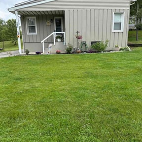 grass cutting by GRASSMASTERZ-COM reviewed on October 18, 2024