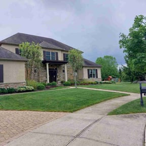 yard care by Jason's Home Service's LLC reviewed on August 21, 2025