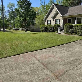 landscaping by ABC Lawn Maintenance reviewed on August 15, 2025