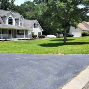 yard care by CostCutting lawncare reviewed on August 15, 2025