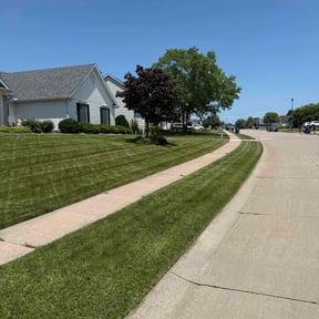 gardening service by Squared Away Lawn Care reviewed on August 16, 2025